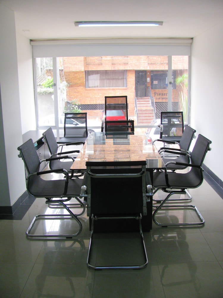 Regency Suites Hotel Boutique 51/53