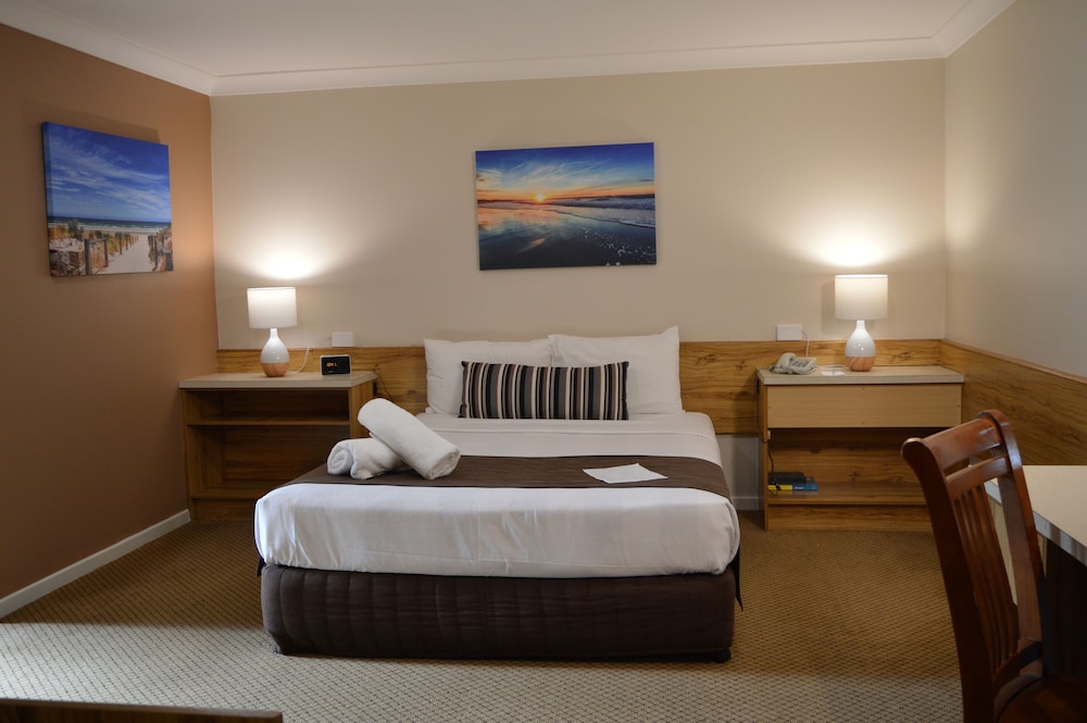 Sunseeker Motor Inn 23/66