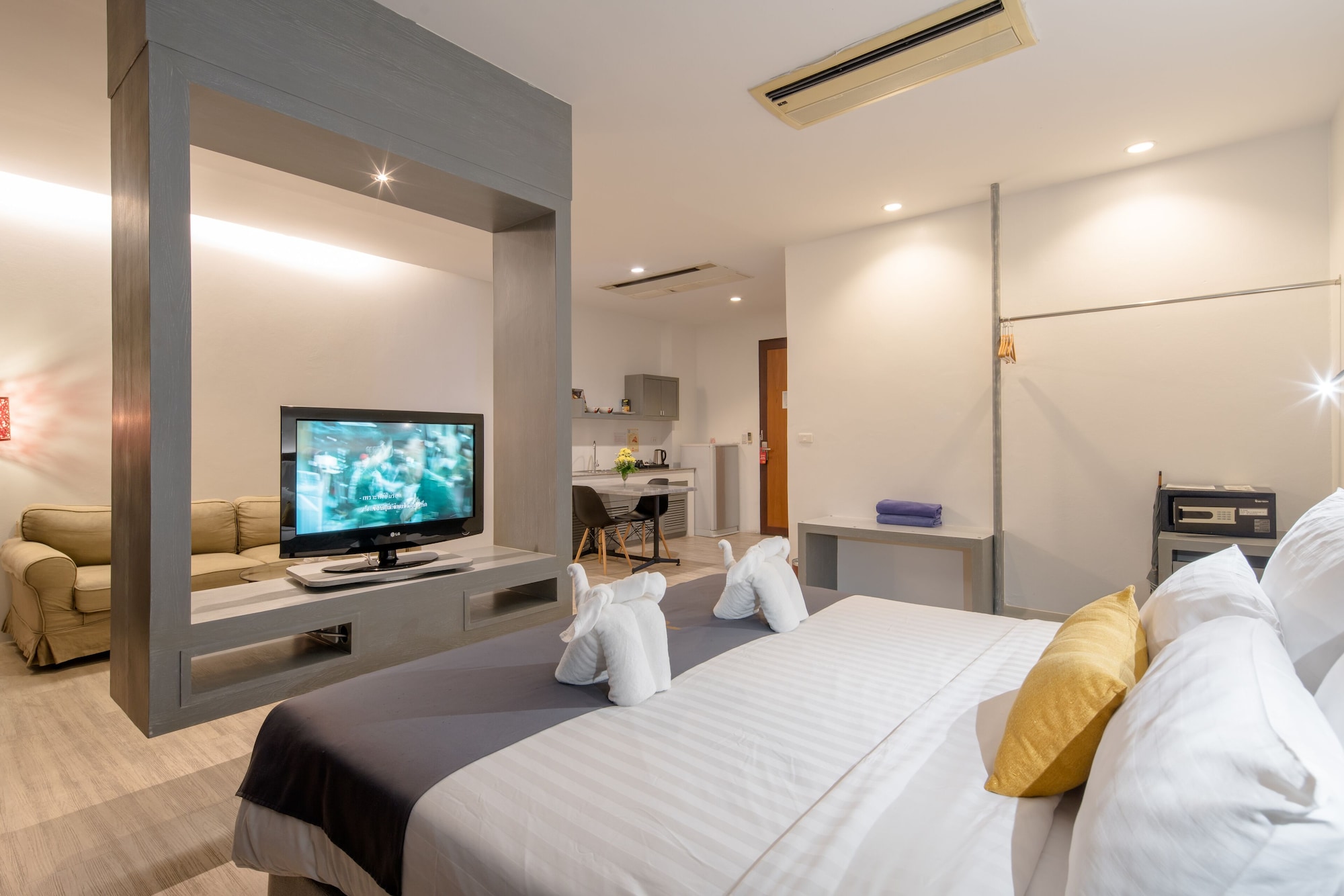 JUNIOR SUITE, BALCONY