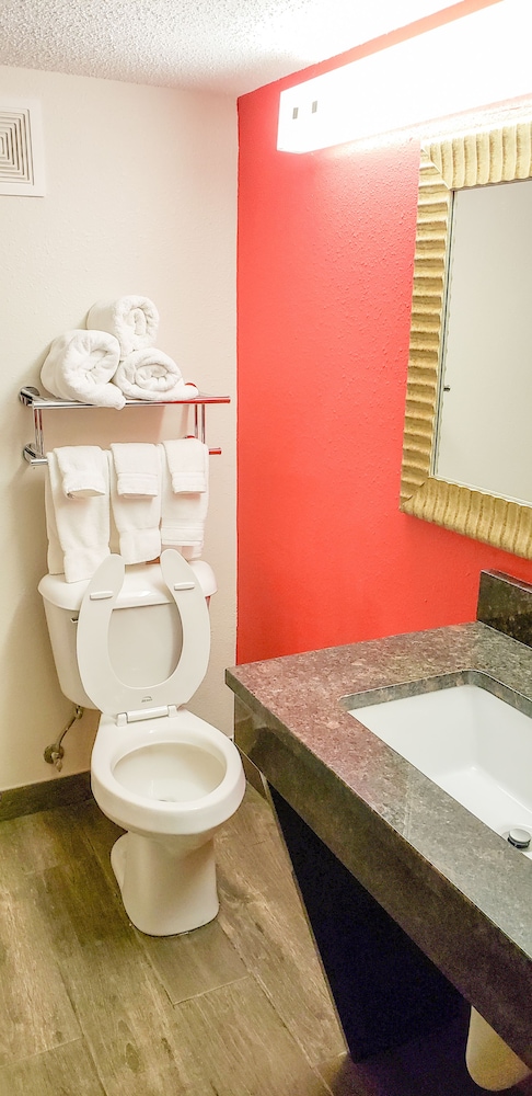 American Inn and Suites Ferndale 25/25