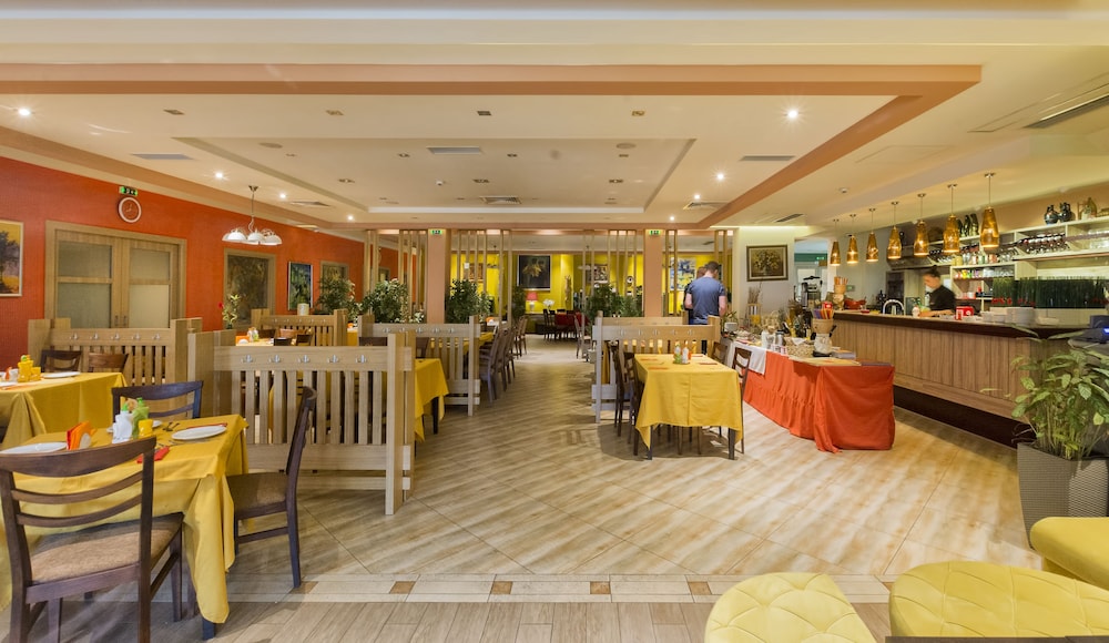 Hotel Lirak 45/50