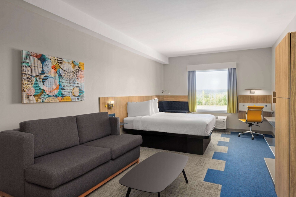 Microtel by Wyndham Lachute 16/30