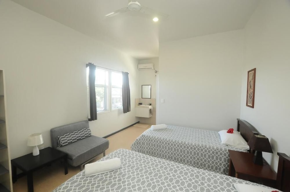 Talofa Inn 37/50