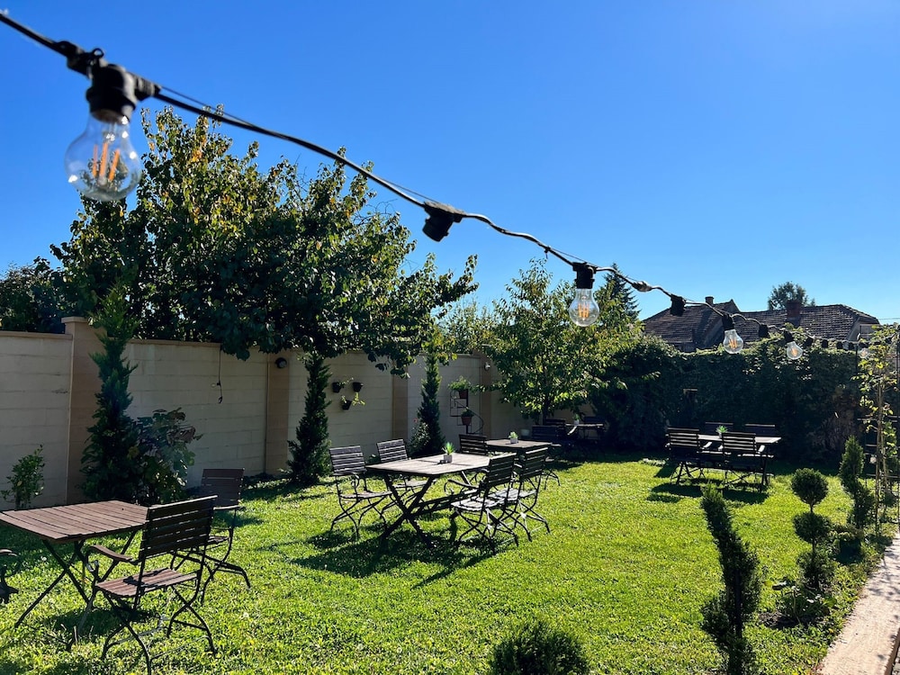 Oxford Inns Suites 35/45