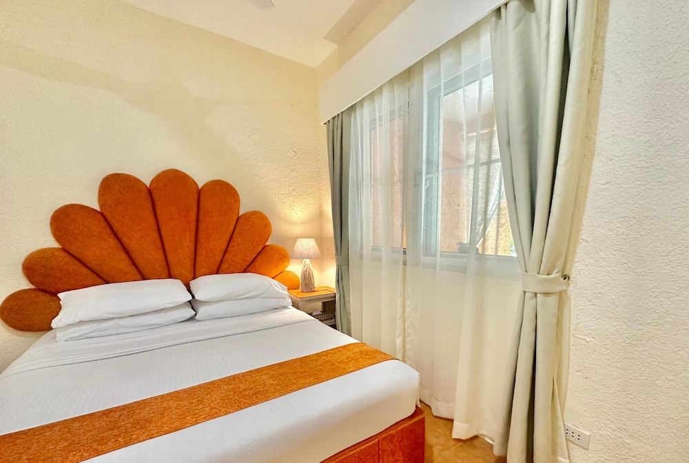 Coco Grove Beach Resort 13/50