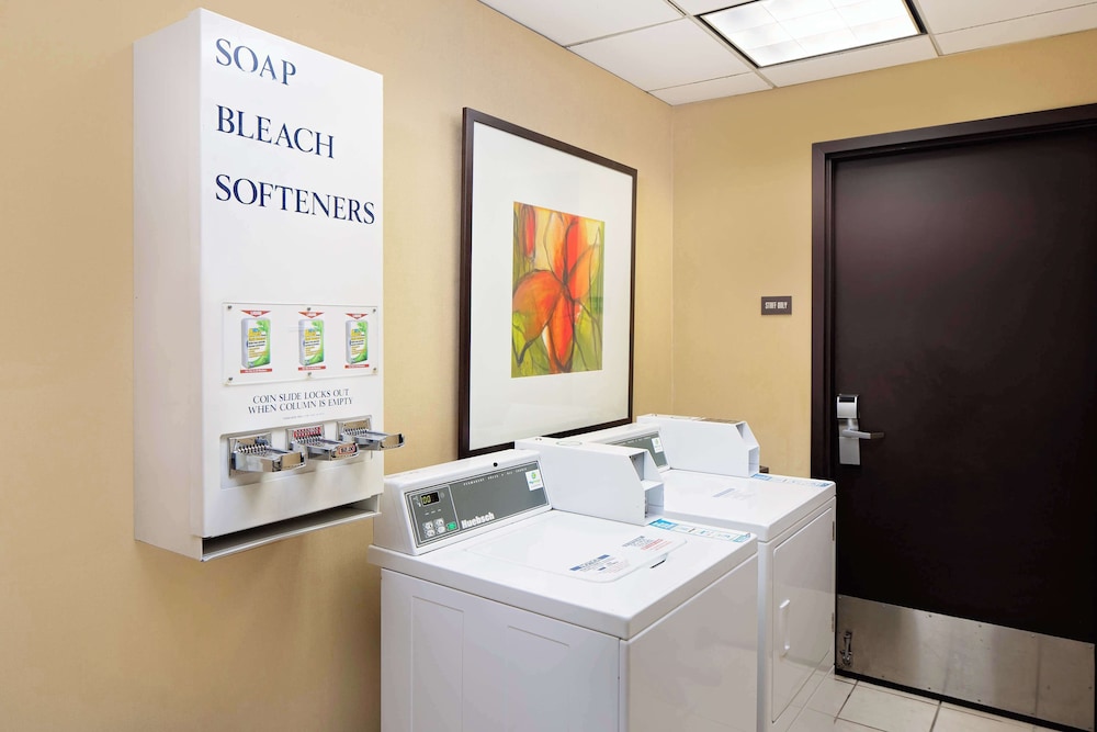 Hyatt Place Ontario/Rancho Cucamonga 29/33