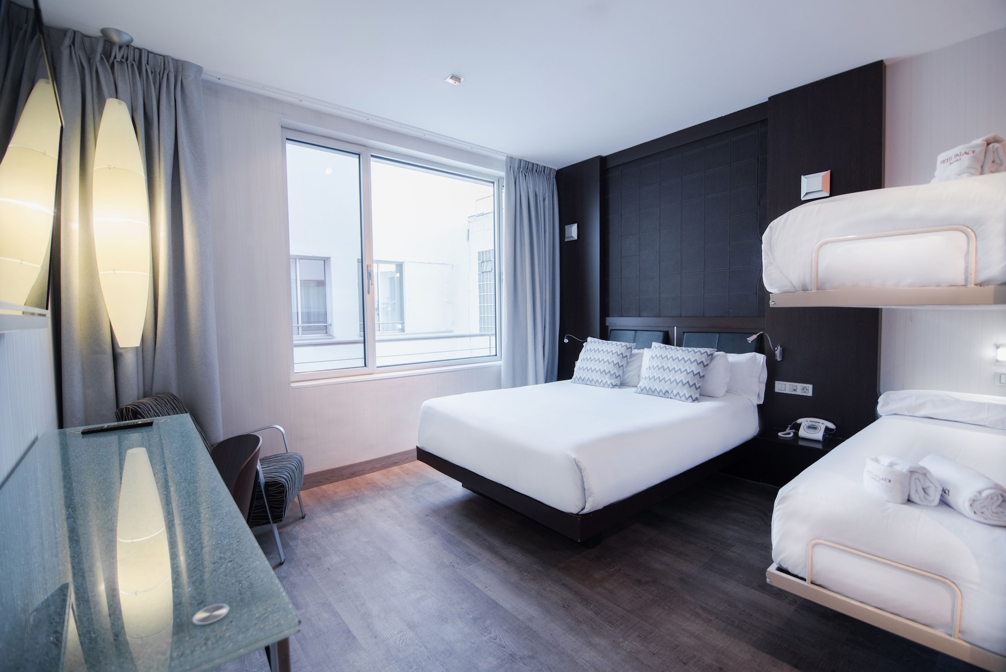 ROOM, QUADRUPLE