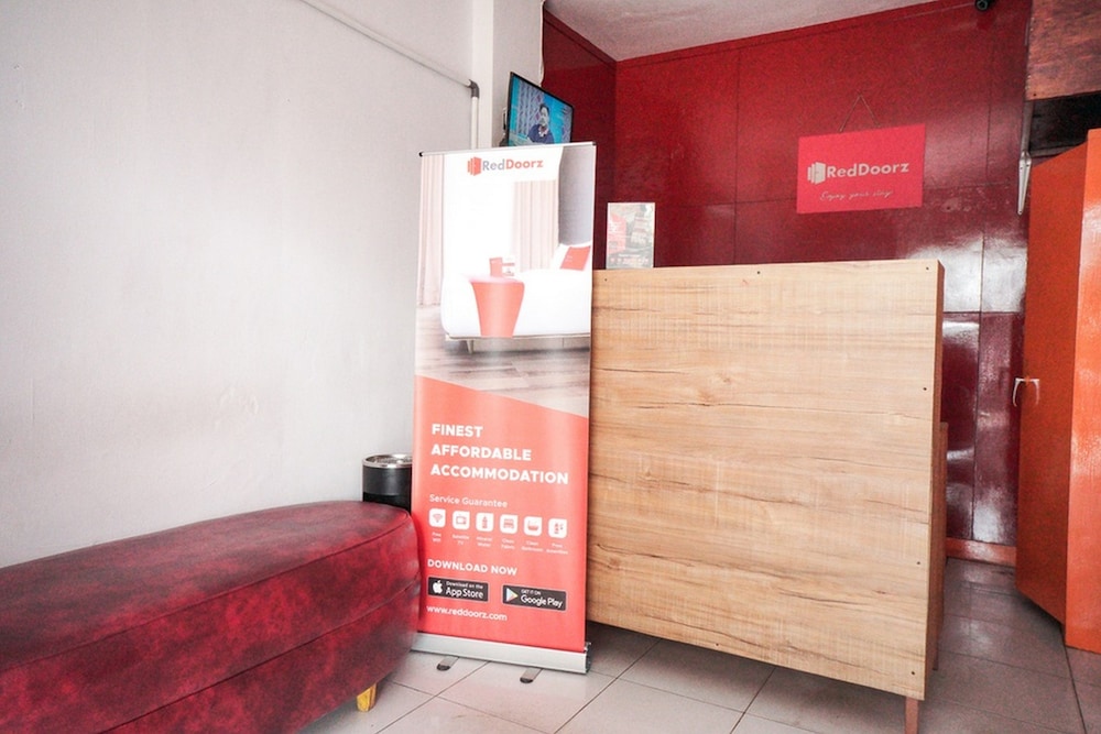 RedDoorz near Palembang Square Mall 2 6/23