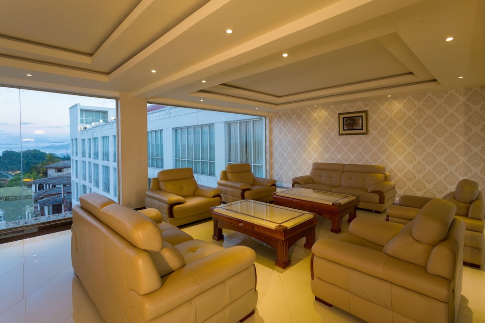 The Grand Kandyan Hotel 47/70