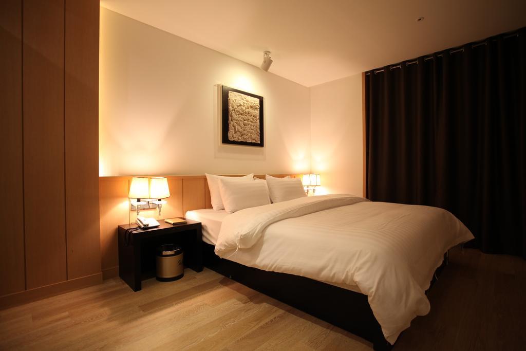 R.Lee Suite Hotel Ganseok 11/31