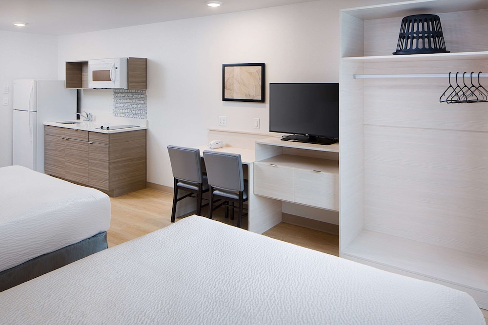 WoodSpring Suites Seattle Everett 7/14