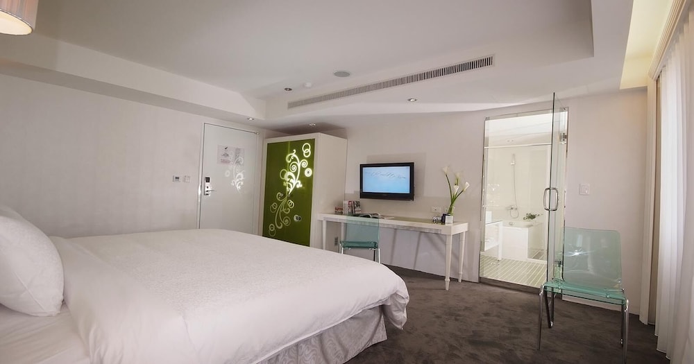 Forward Hotel Taipei 24/75