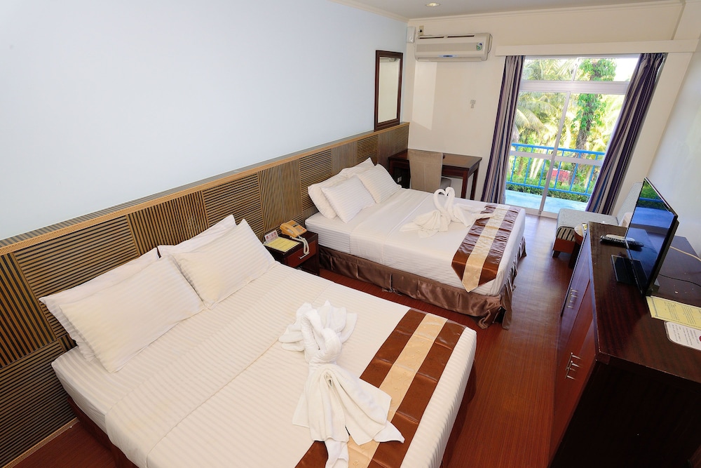 Airai Water Paradise Hotel And Spa 29/56