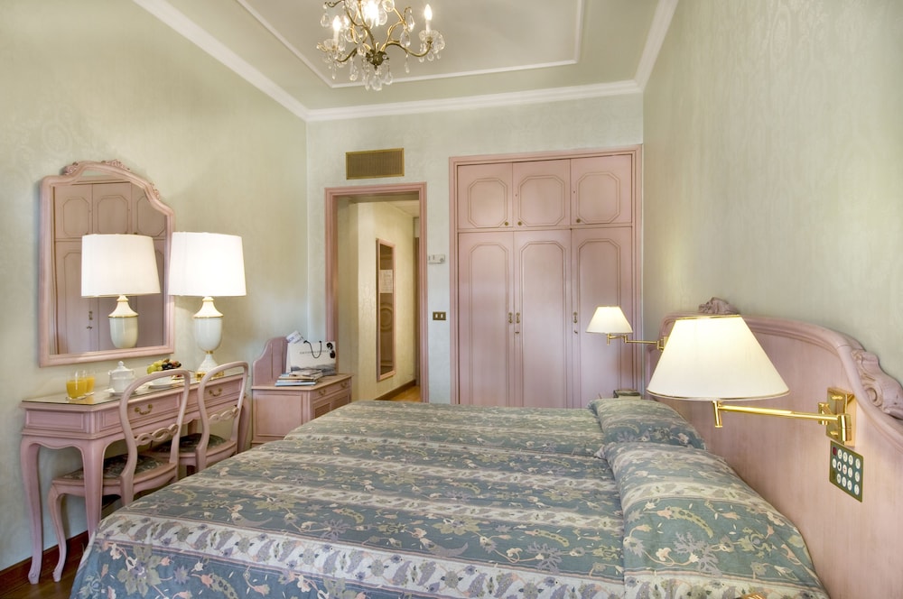 Grand Hotel Bristol 33/33