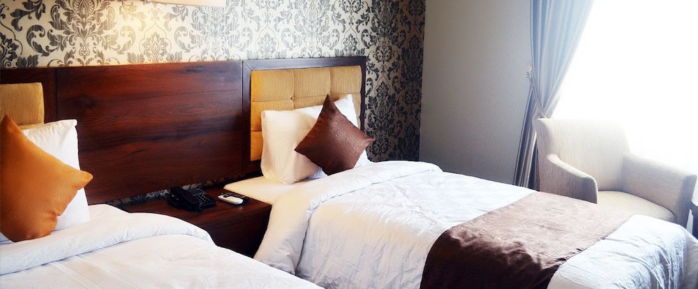 Hotel Safira Magelang 8/16