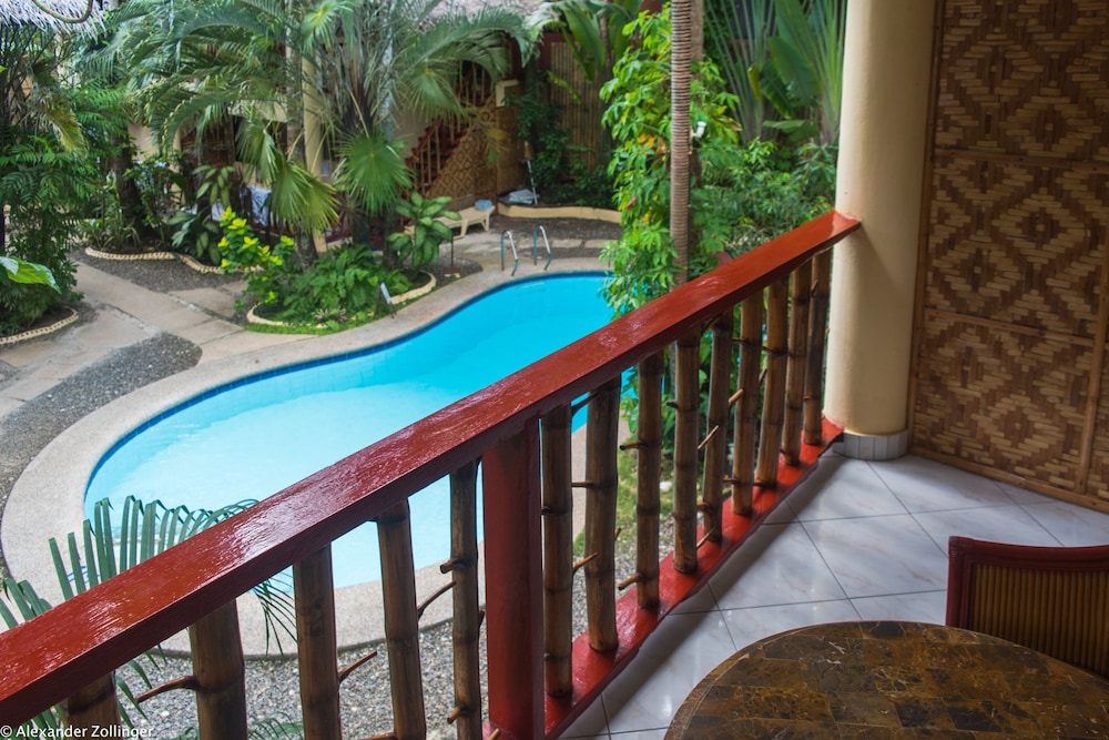 Alona Vida Beach Resort 7/64