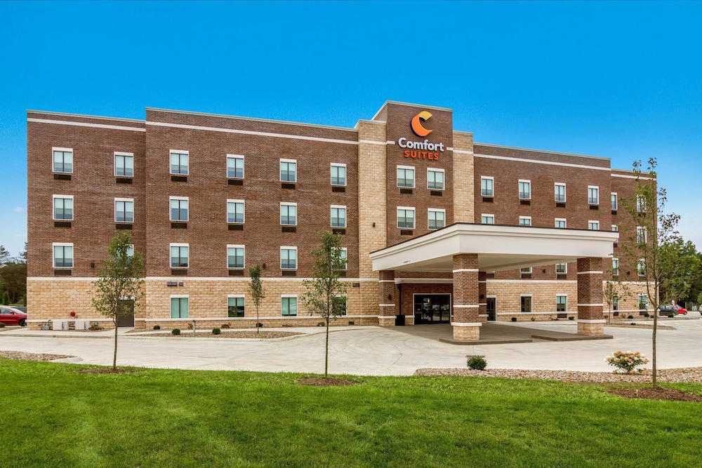 Comfort Suites Wooster near University Campus 1/54