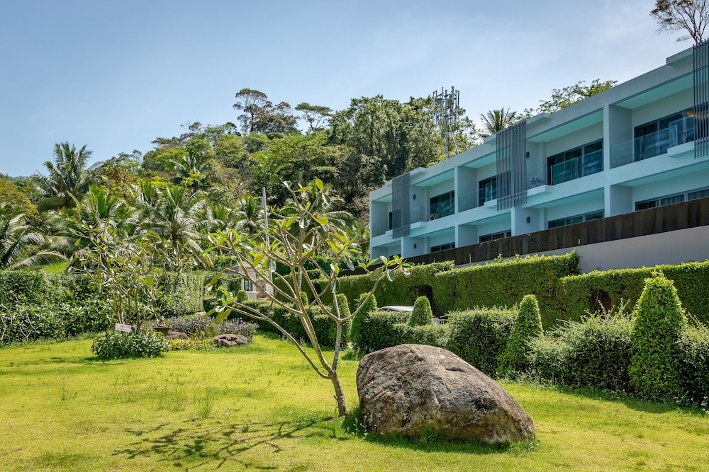 Patong Bay Hill Resort 58/70
