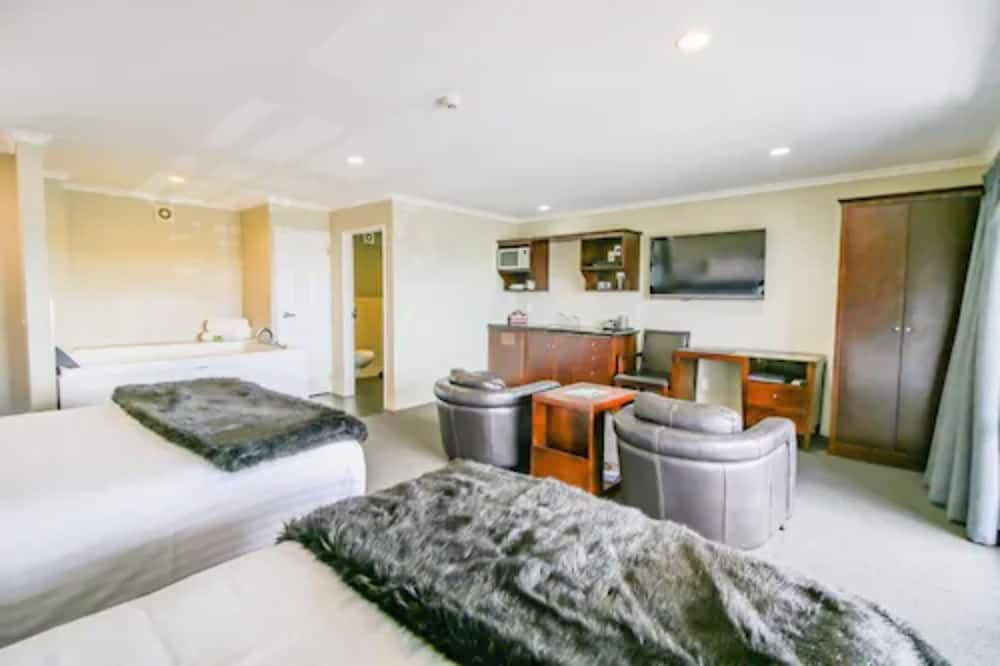 Aotea Motor Lodge 5/35