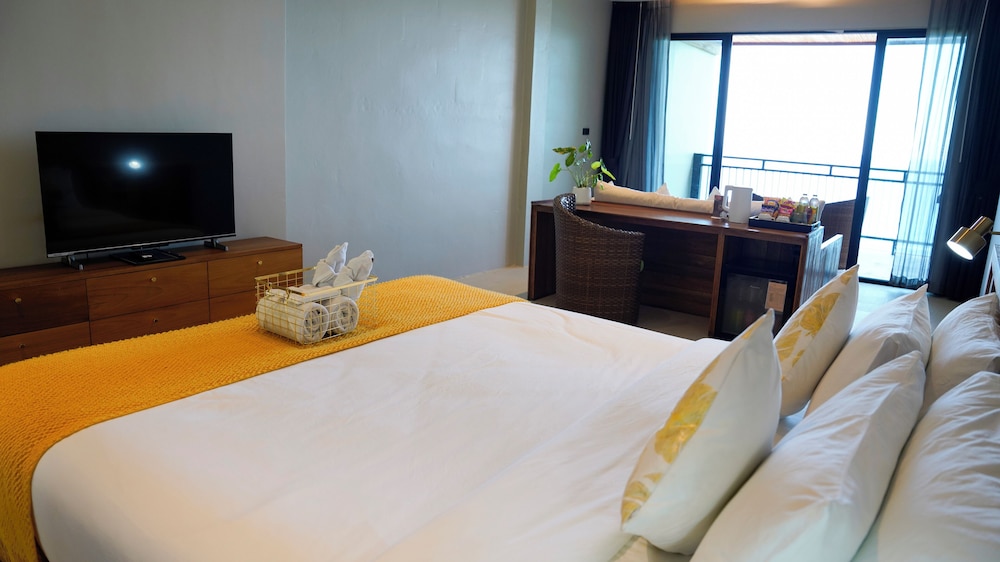 Top, Deluxe, King Bed, Sea View, Hill Side، Dusit Buncha Resort 2/3
