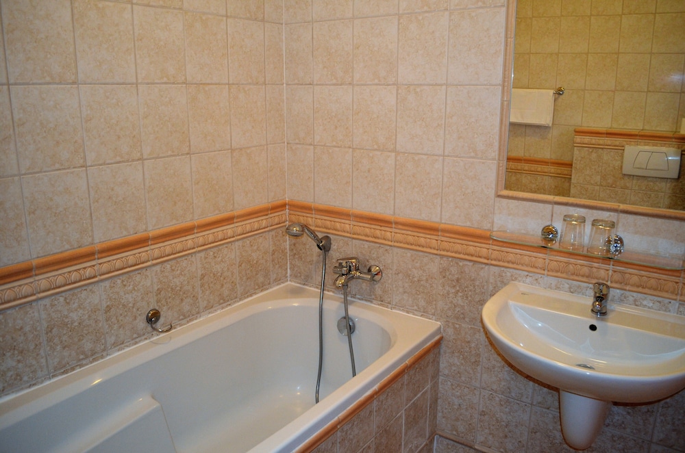 Hotel Krasna Kralovna 23/24