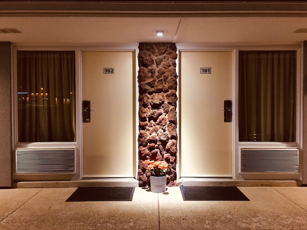 Regency Inn 53/72