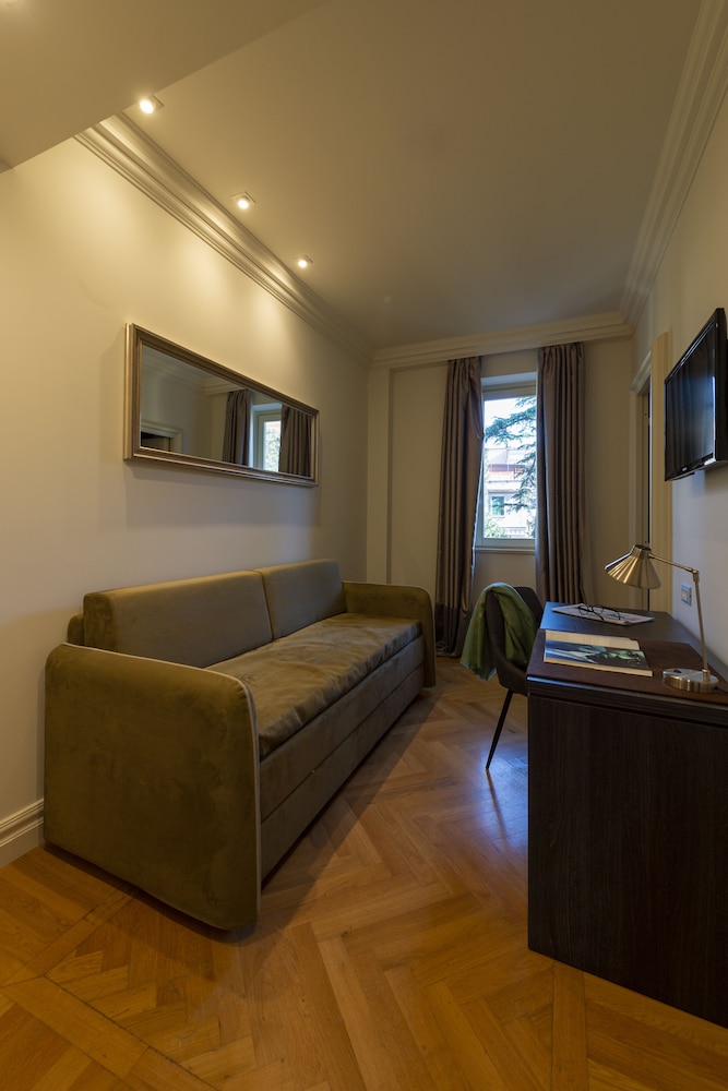Hotel Principe Torlonia 48/65