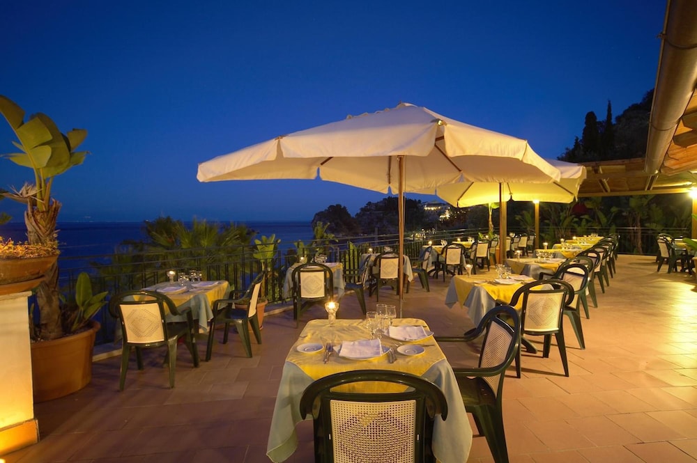 Hotel Baia Delle Sirene 70/80