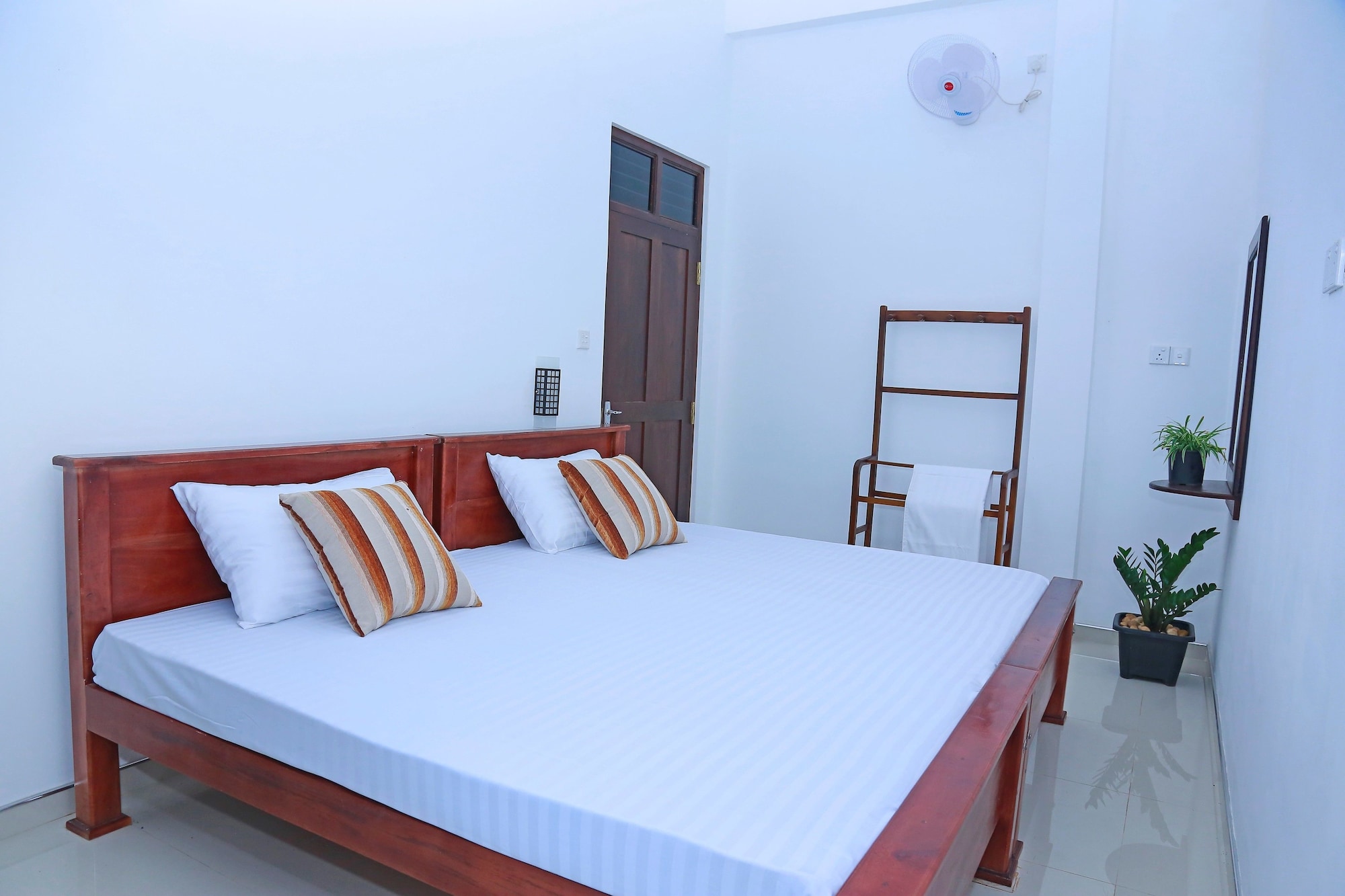 DELUXE, DOUBLE BED, GARDEN VIEW