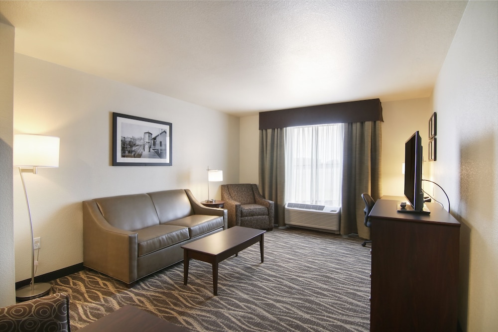 Cobblestone Inn & Suites at UW Stout Downtown Menomonie 37/54