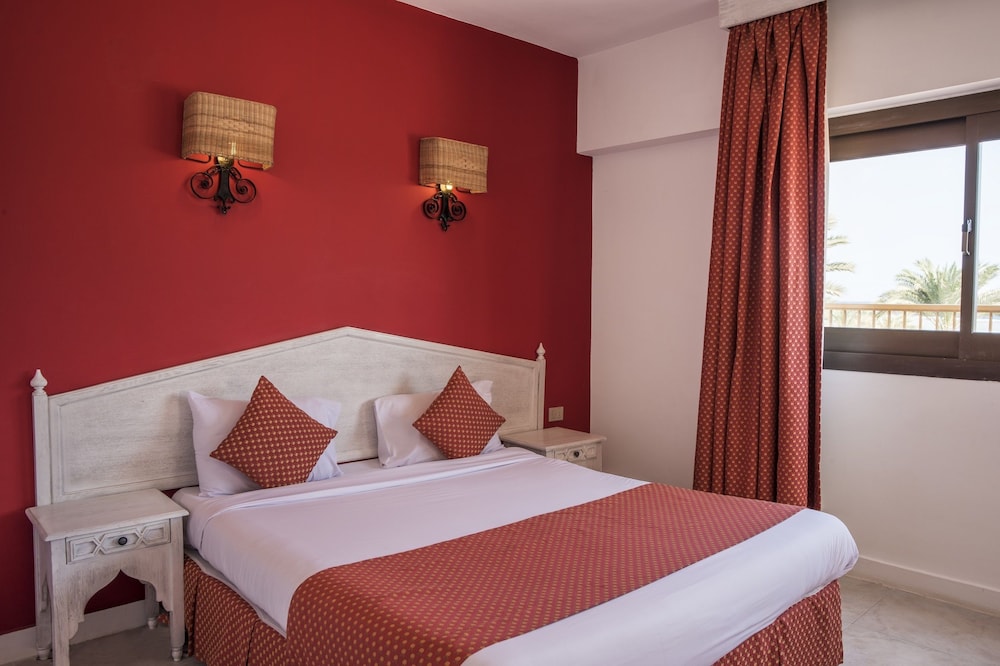 TOP Flamenco Beach & Resort 7/50