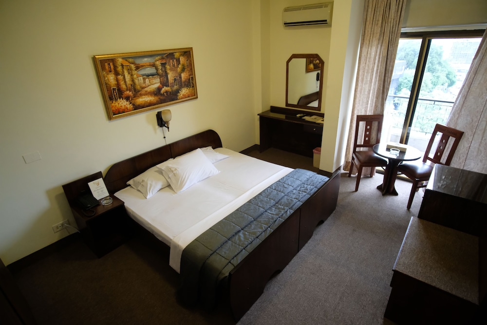 STANDARD, DOUBLE OR TWIN BED