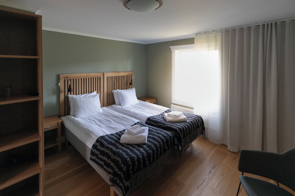 Standard, Twin Beds, Private Bathroom