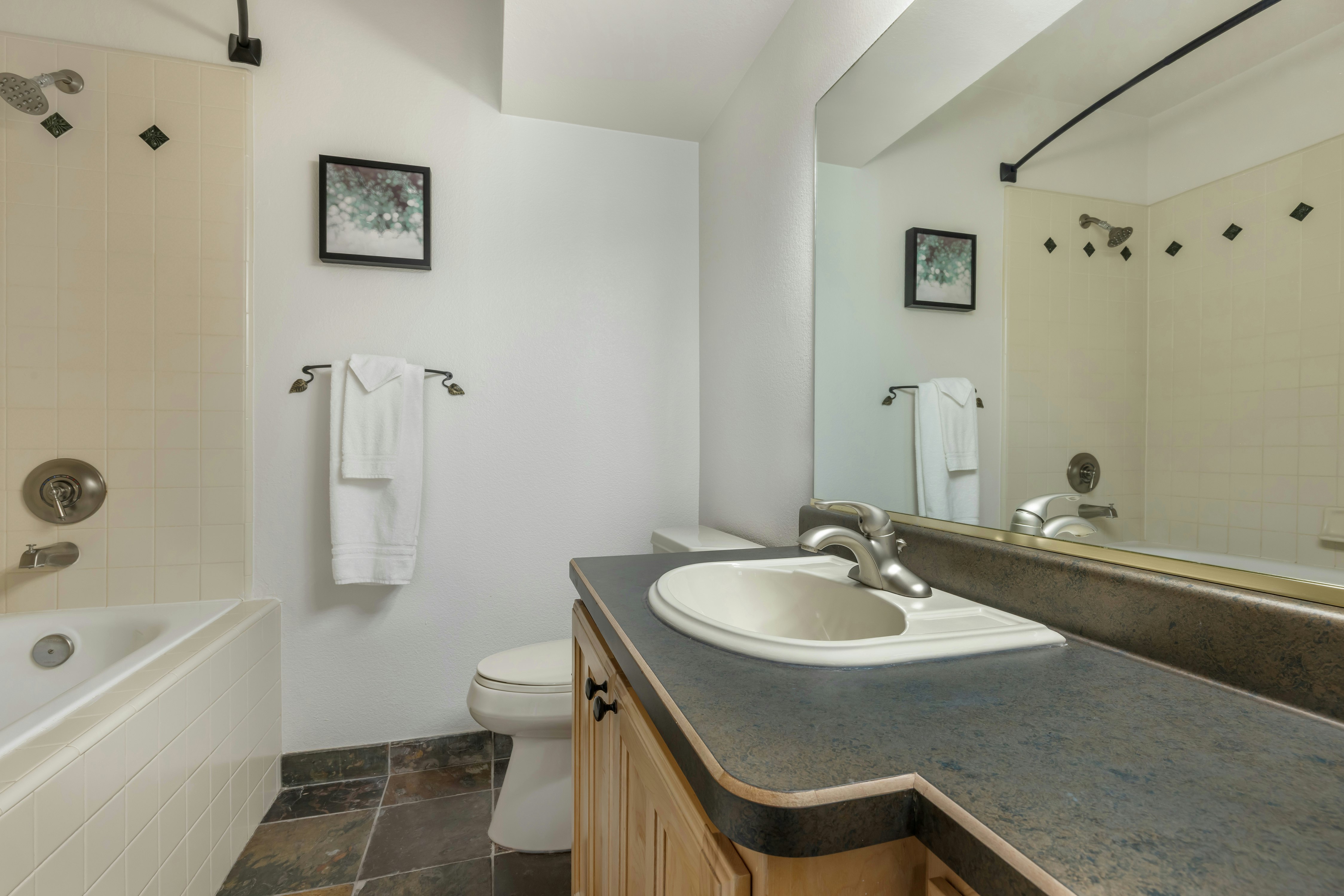جناح بسريرين كينج، Hilton Vacation Club Cedar Breaks Brian Head 2/3
