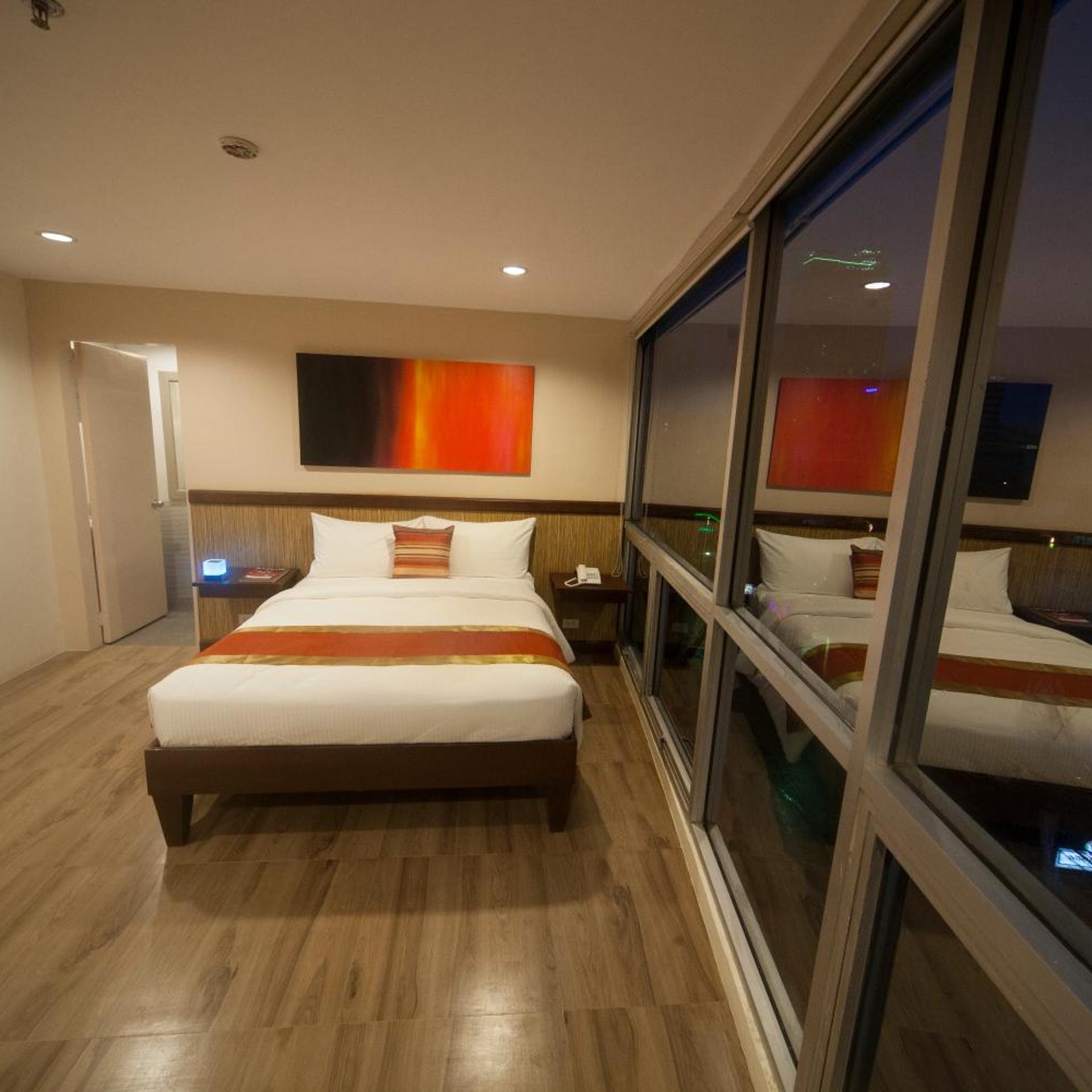 Deluxe, Double Bed