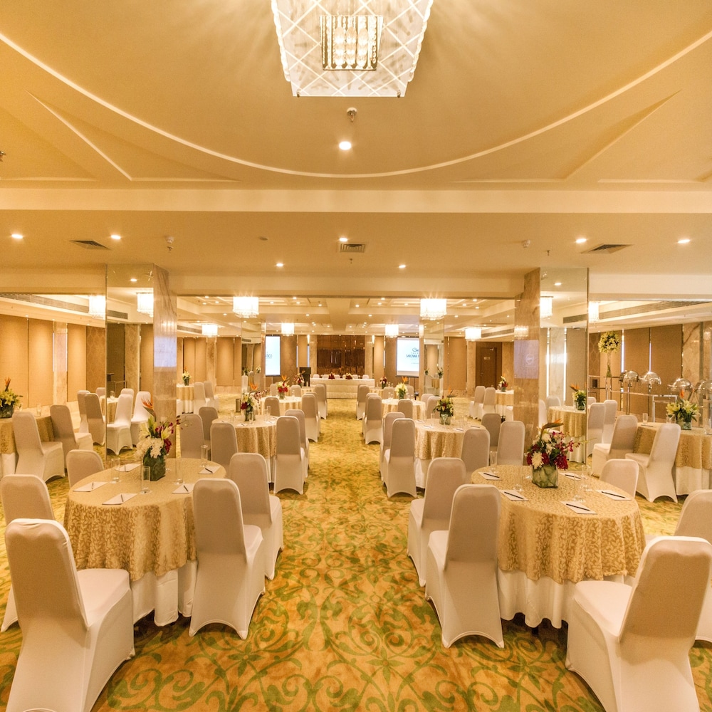 Deventure Sarovar Portico Kapashera 16/21
