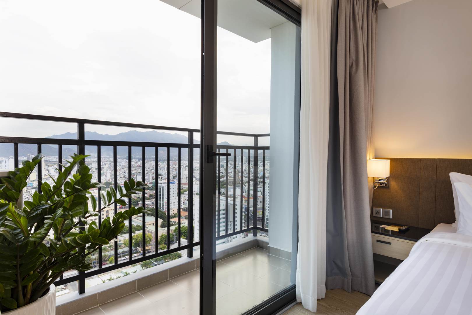 Premier, Twin Beds, DQua Hotel and Apartment 3/4
