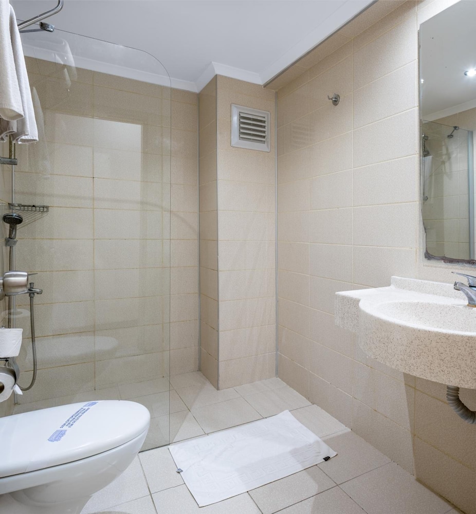Mesut Hotel 44/45