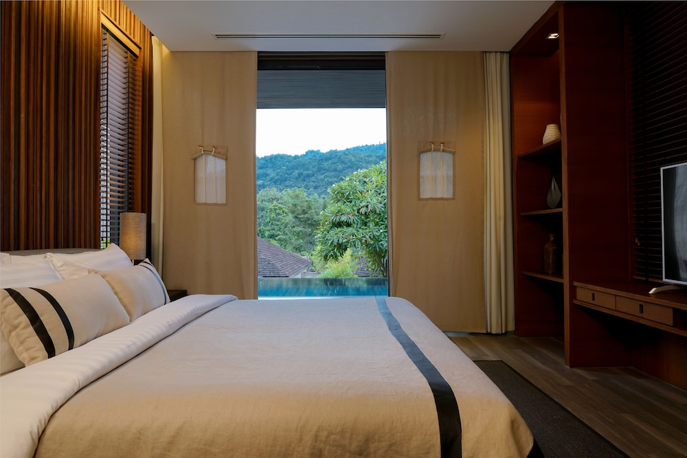 1 BEDROOM, SUITE, PRIVATE POOL