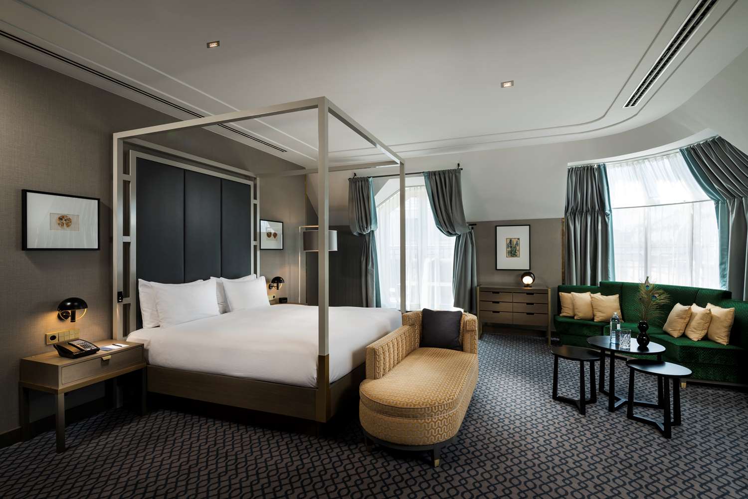 Penthouse, Suite, King Bed, Corner