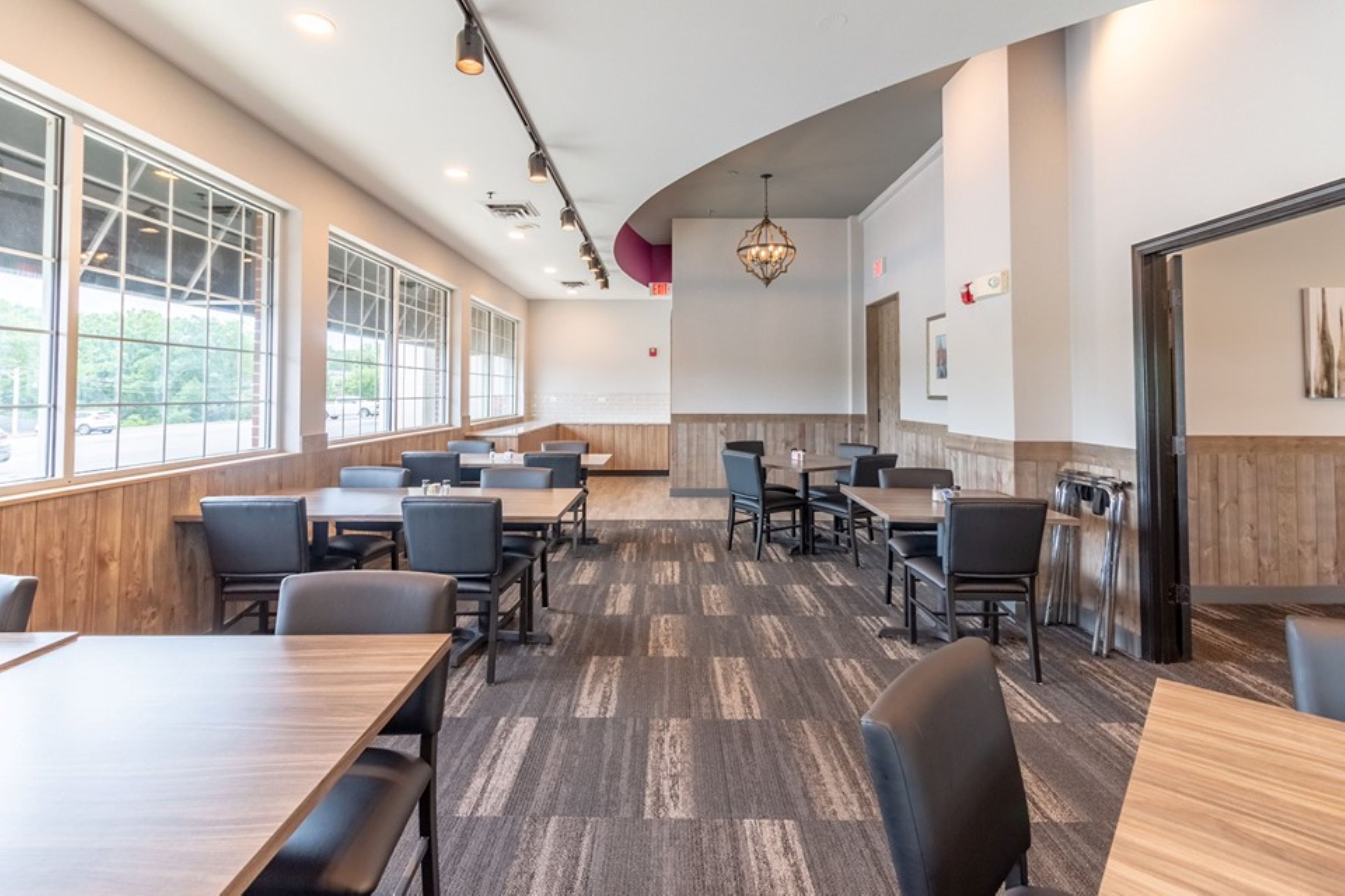 Holiday Inn Poplar Bluff an IHG Hotel 57/73
