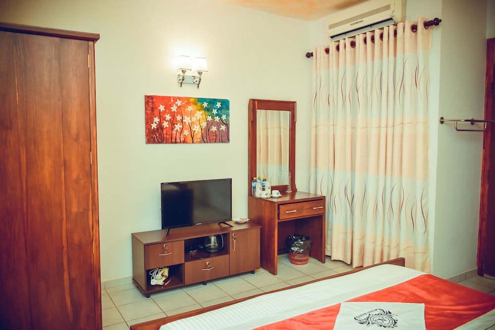 Asian Grand Hotel 14/30