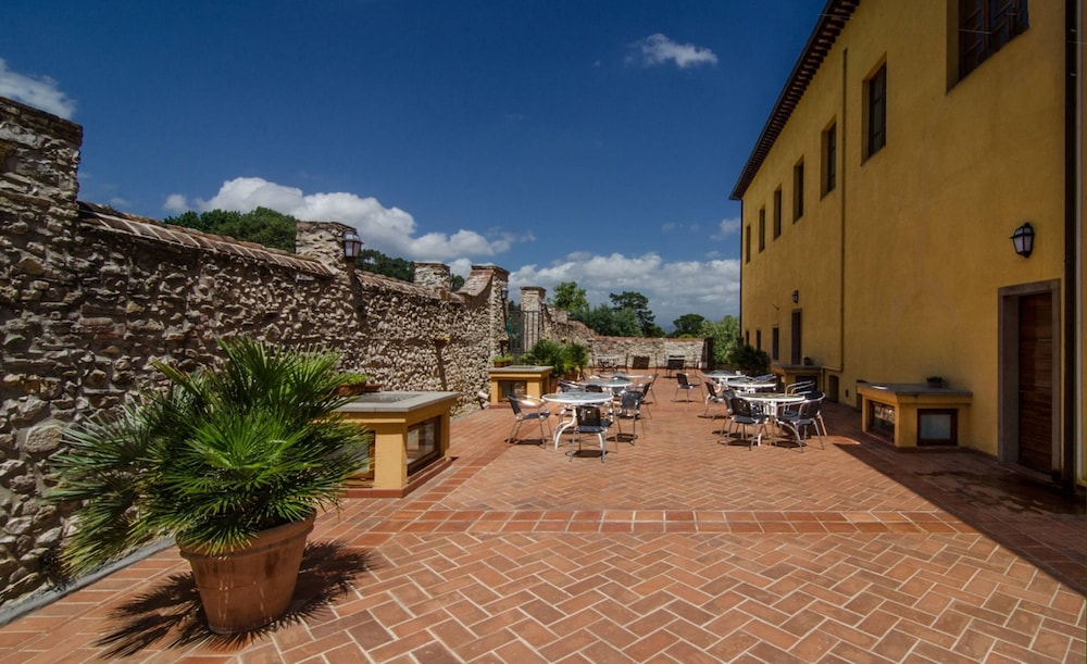 Villa Cheli Hotel 66/75