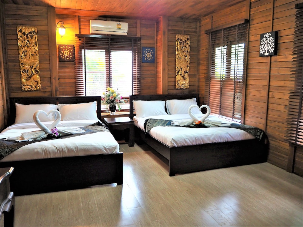 3 Bedrooms, Villa, 4 Futon Beds, 3 Queen Beds, Pool Side