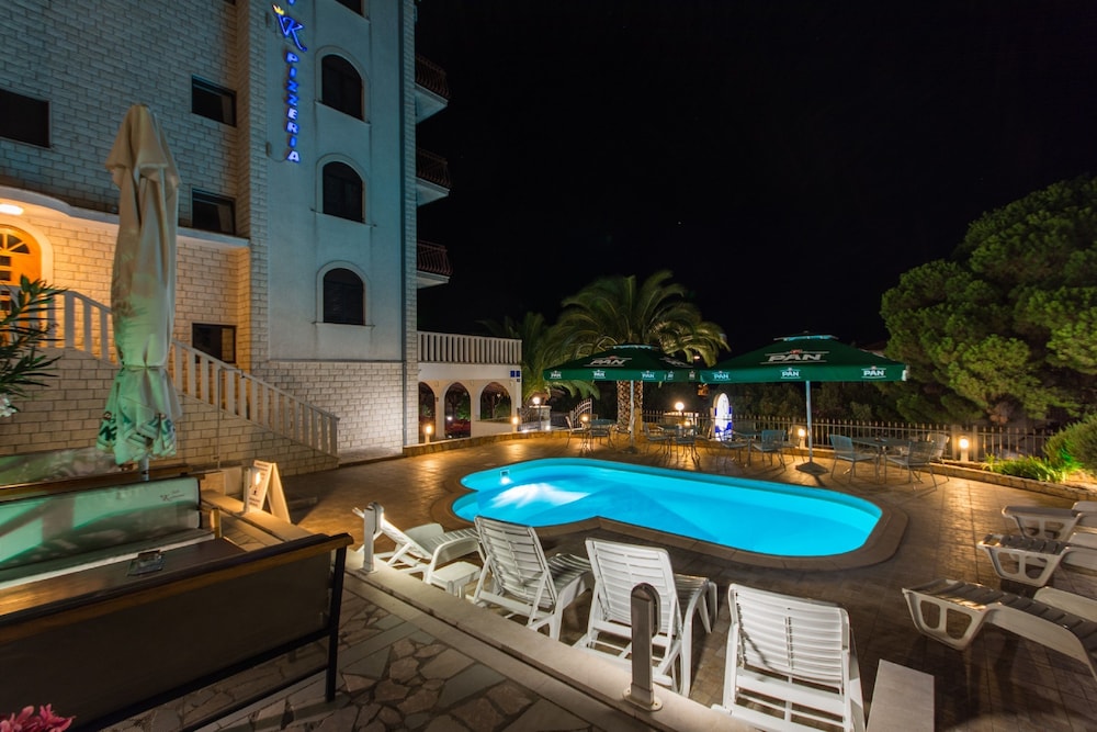 VILLA KATARINA 7/74