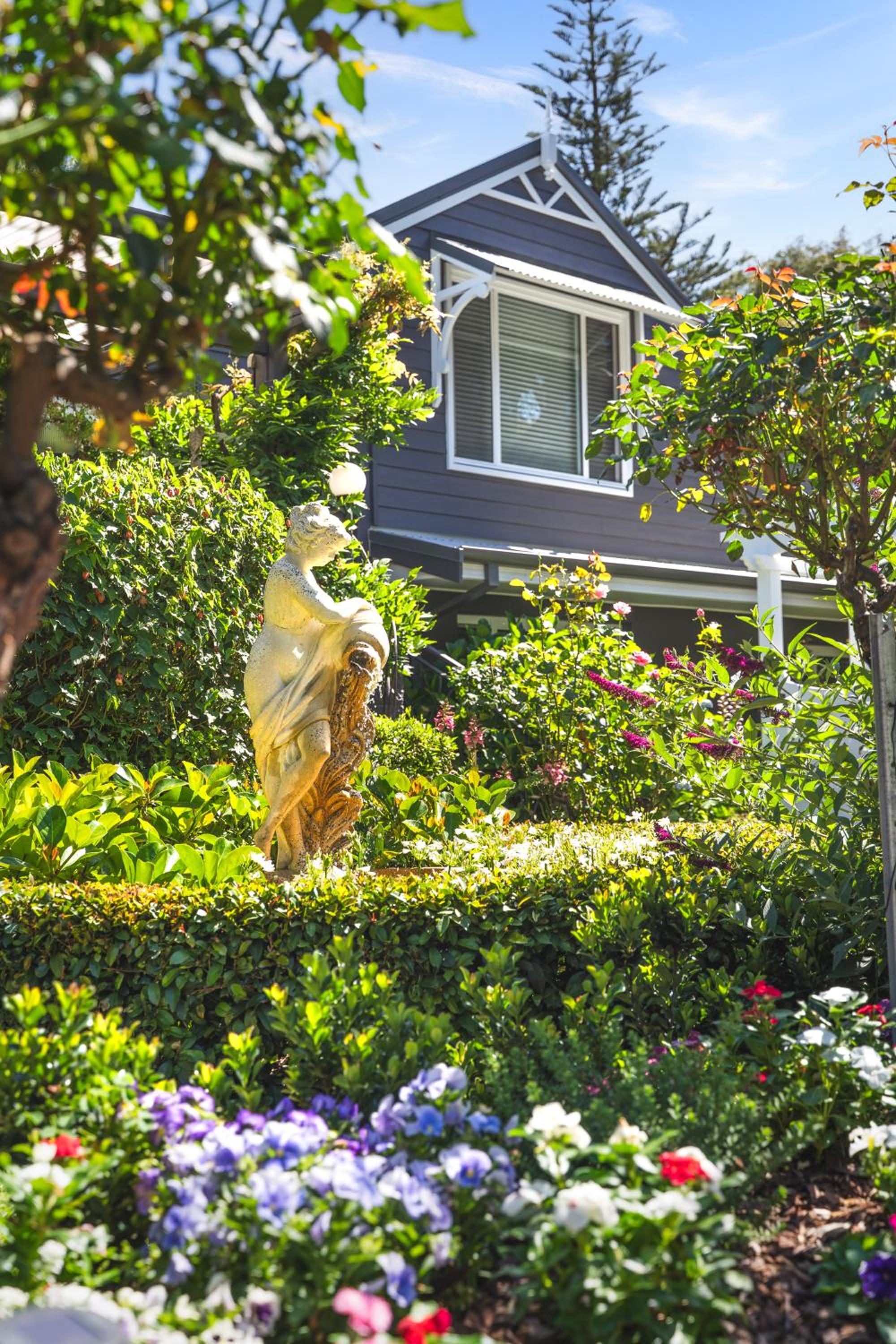 ROSEWOOD GUESTHOUSE 1/50