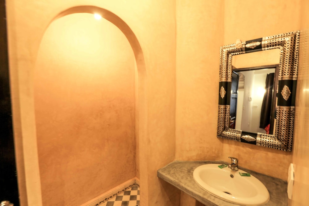 Riad Nakhla 59/62