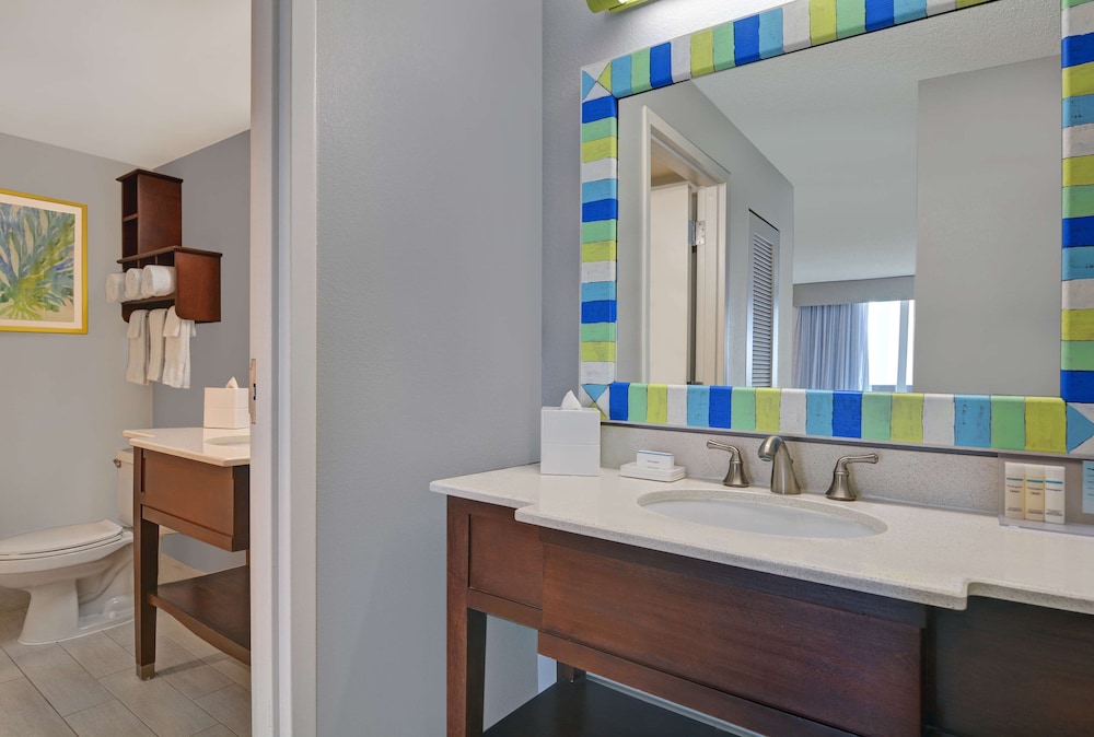 Hampton Inn Jacksonville Beach 32/57