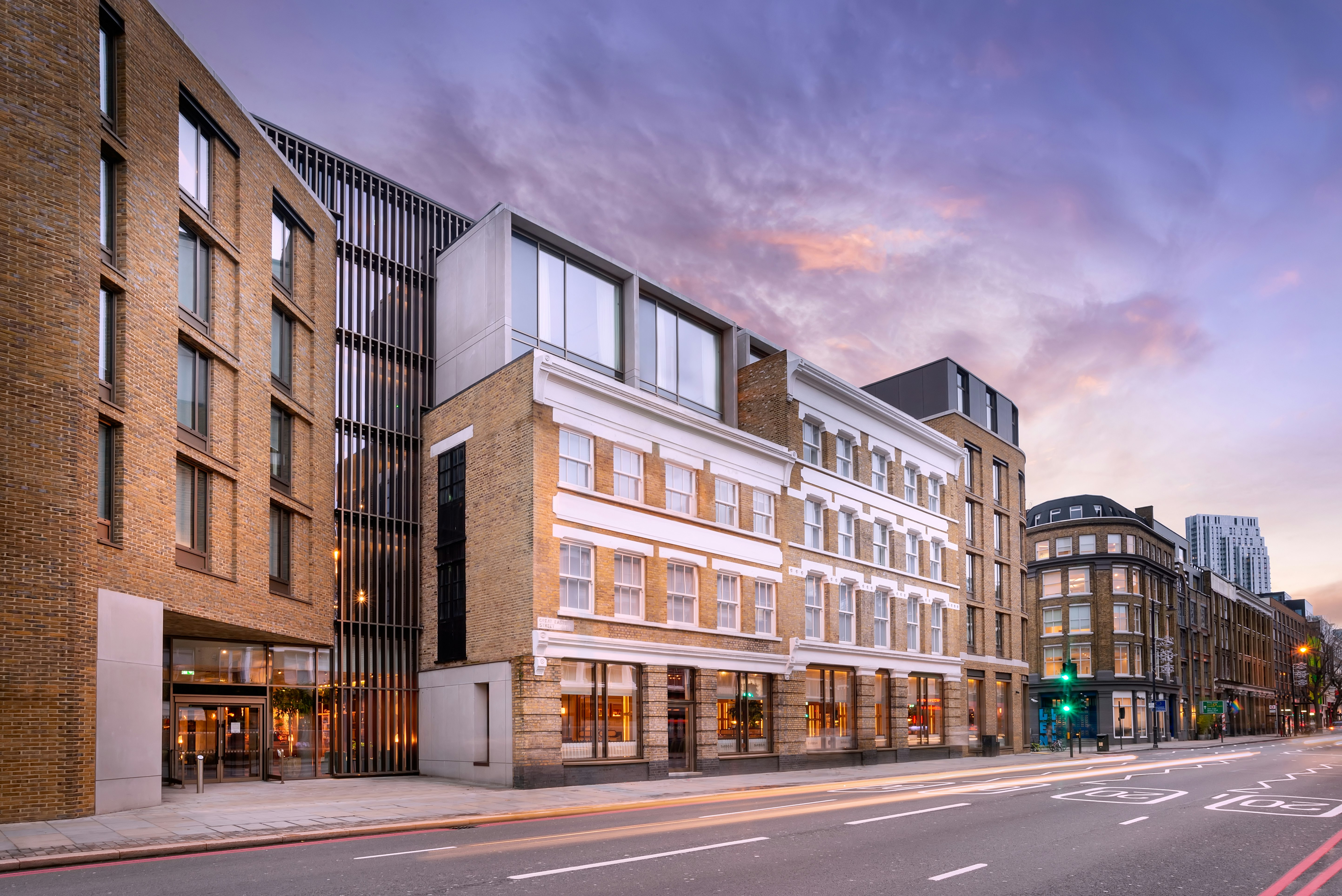 Hart Shoreditch Hotel London Curio Collection by Hilton 50/54