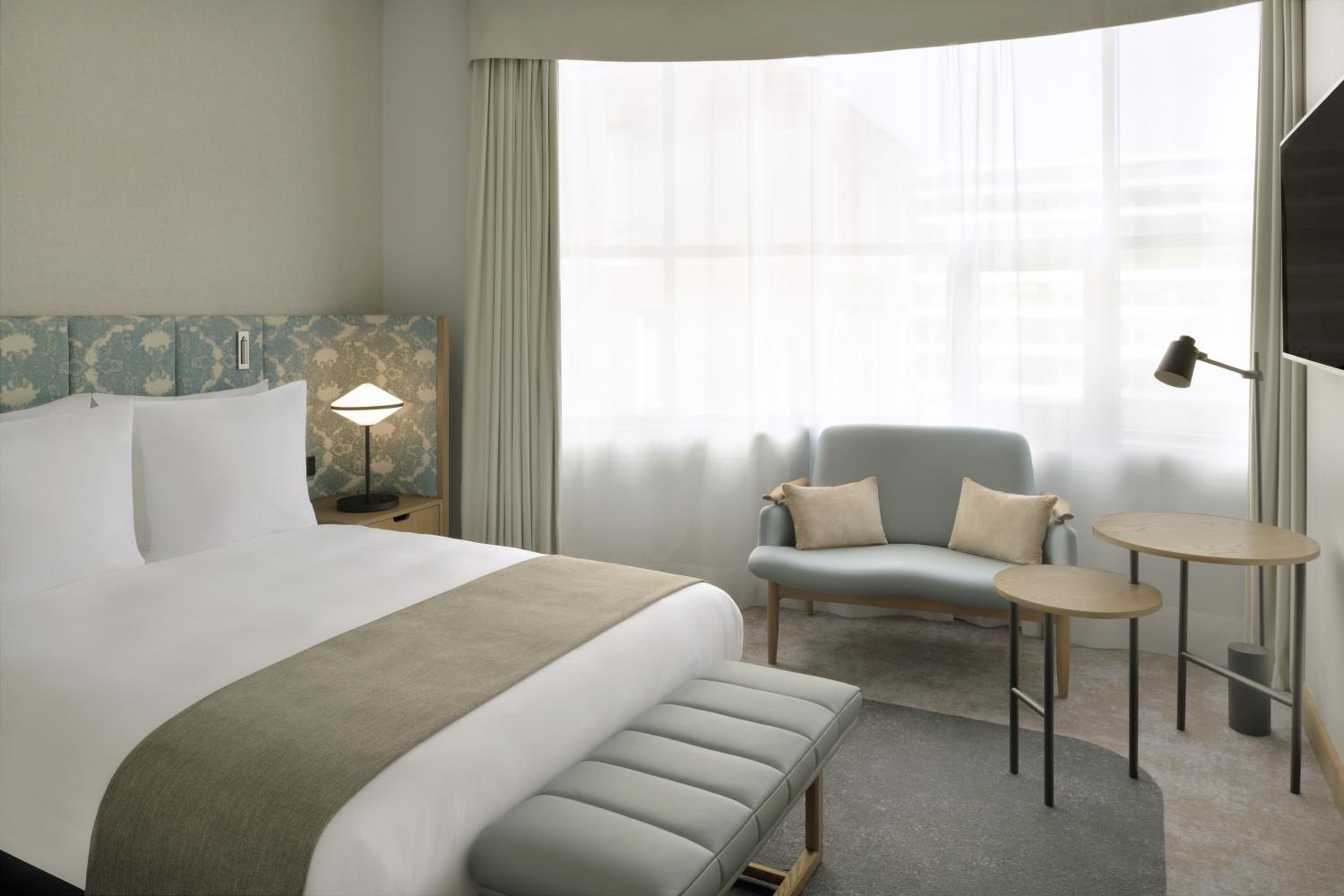 Room, Queen Bed